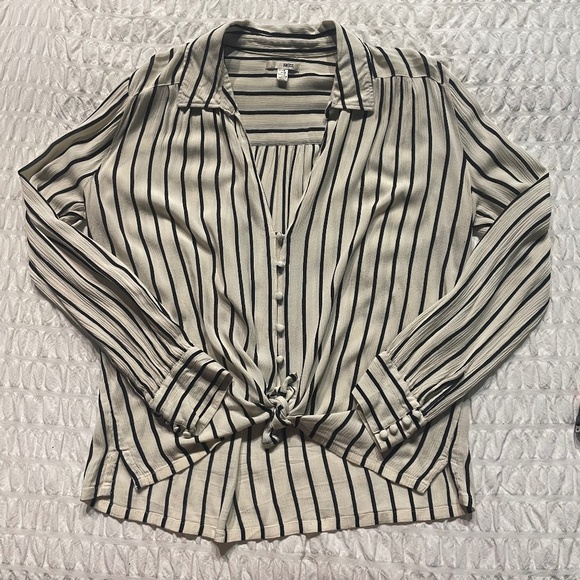 🌟Amuse Society Black & White Striped Button Down Blouse Women’s Medium - Picture 4 of 11